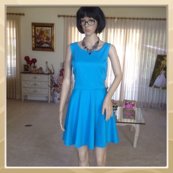 🎀 Clearance Fit&Fkare Ponte Dress by Guess - Picture 2 of 4